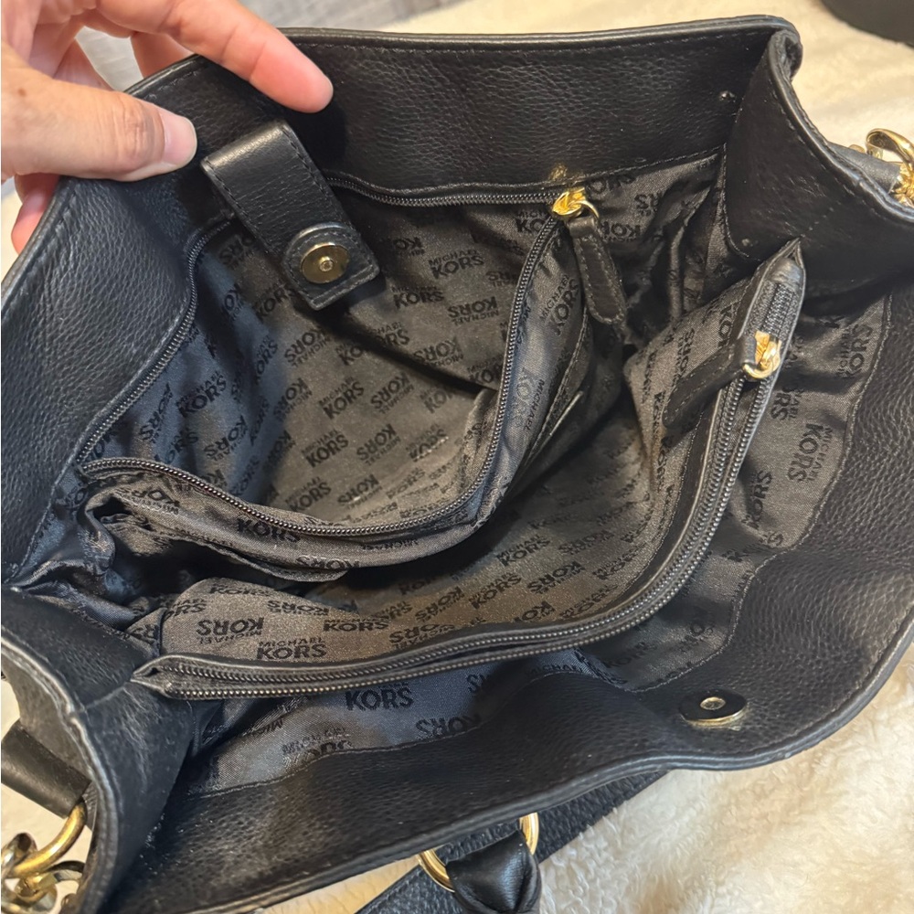 Michael Kors Black and Cream Satchel - Picture 4 of 5